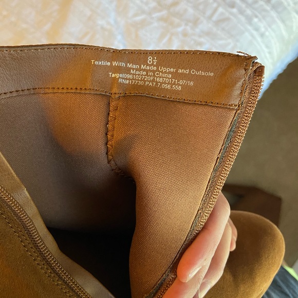 NWOB Mossimo High Heel Faux Suede Ankle Boot - Picture 5 of 7